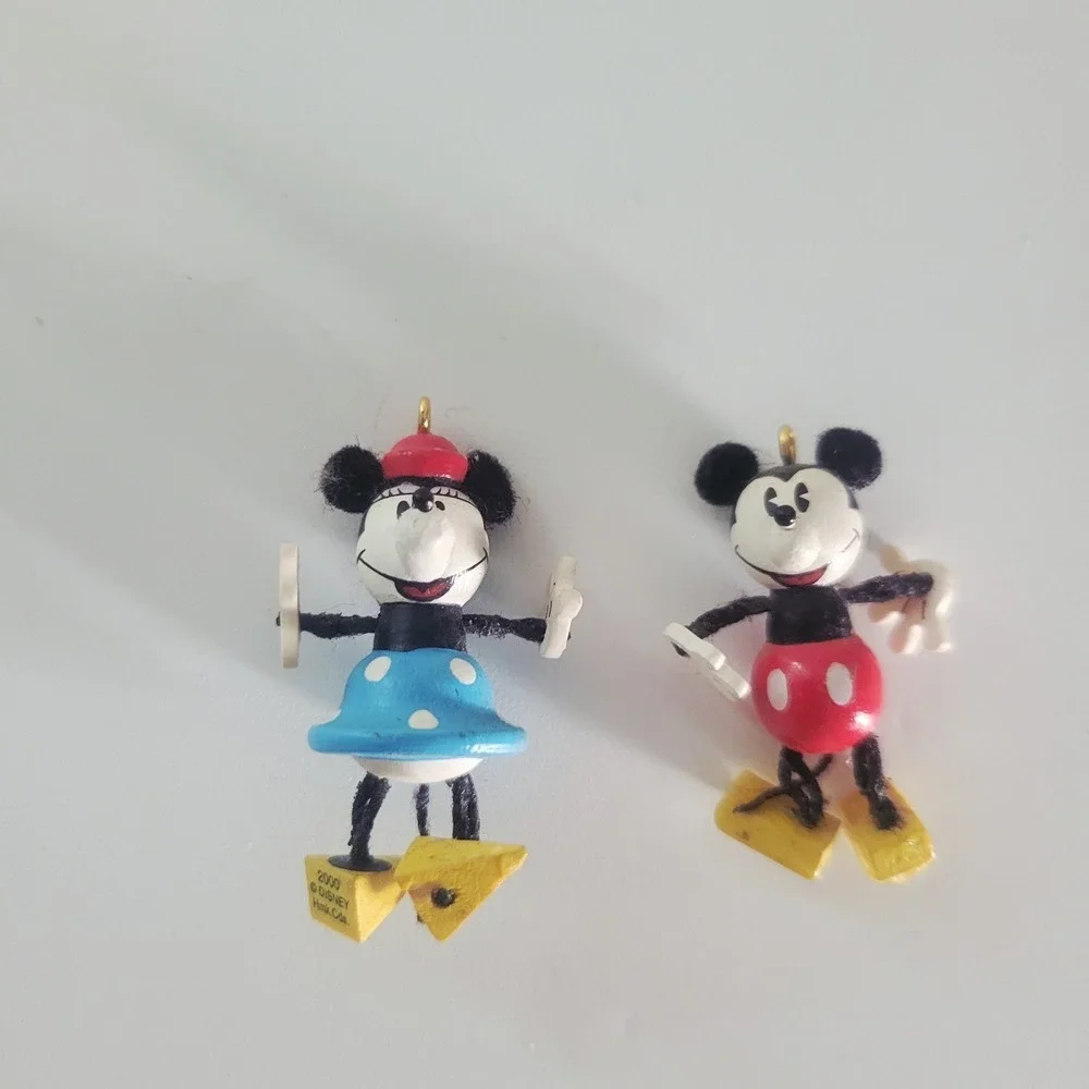Hallmark‎ Mickey & Minnie Mouse Miniature Wood Ornaments 2000 Charm /Earrings?